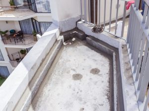 infiltrazione da balconata aggettante